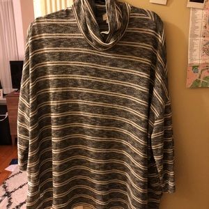 LAST CHANCE WILL BE DELETED Anthro Turtleneck